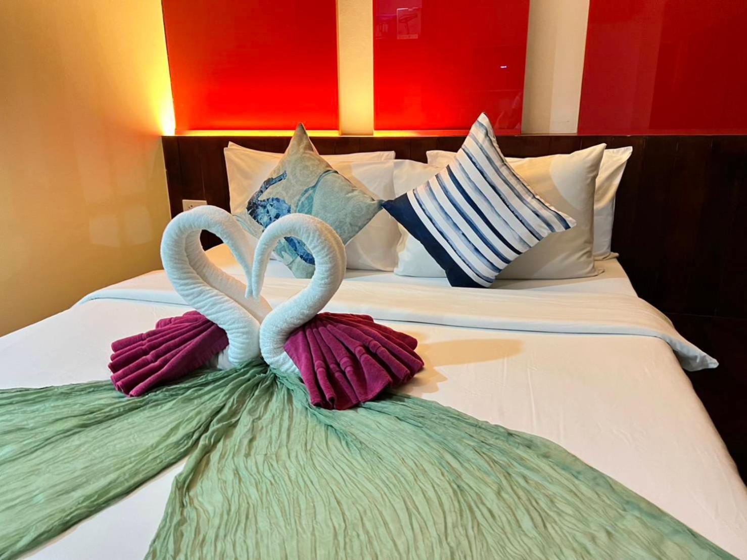 The Chilli By Golden Ray Hotell Patong Exteriör bild